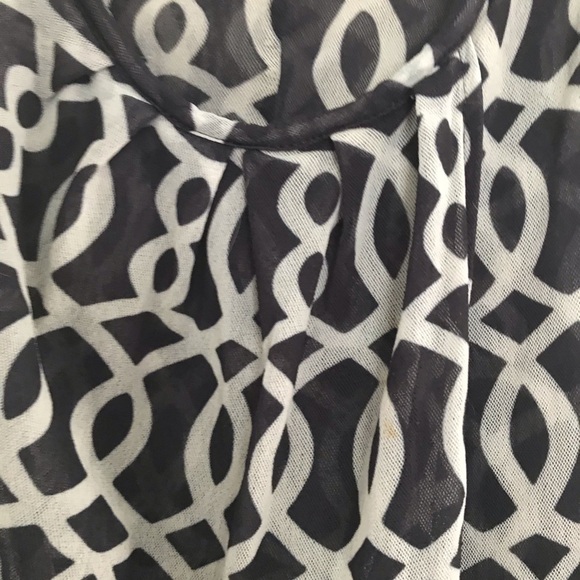 New York & Company Size small sleeveless blouse. - Picture 2 of 4